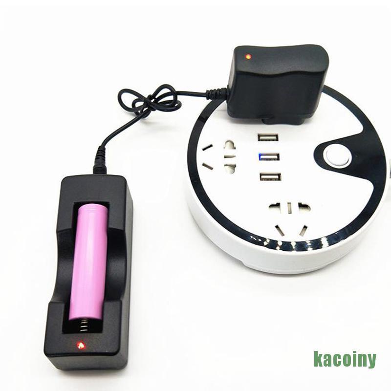 1 cục sạc pin Liion 18650 DC4.2V 5.5mm phích cắm US