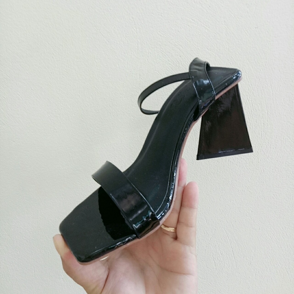 Sandan nữ gót tam giác