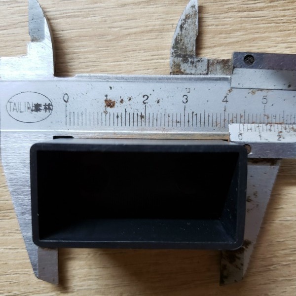 BOX NHỰA 44*22*22mm KW8