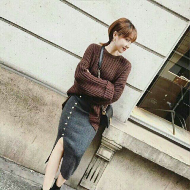 Chân váy len dáng dài,xẻ trước, khuy đính có sẵn 4 màu | BigBuy360 - bigbuy360.vn