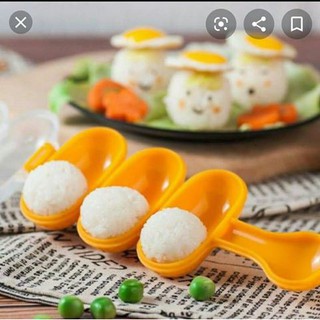 Dụng cụ lắc cơm nắm cho bé