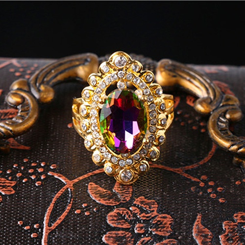Nhẫn hình elip đính đá màu cầu vồng