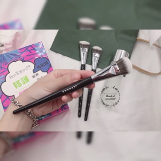 Cọ Sephora 47 dupe Marc Jacob The face 2