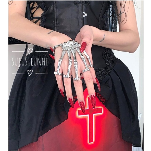 Vòng tay đính liền 5 chiếc nhẫn hình bộ xương gothic- phụ kiện hóa trang cosplay ma quỷ, punk