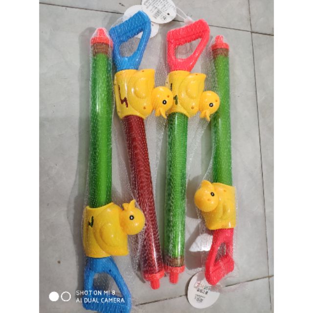 Súng nước cầm tay cho bé yêu