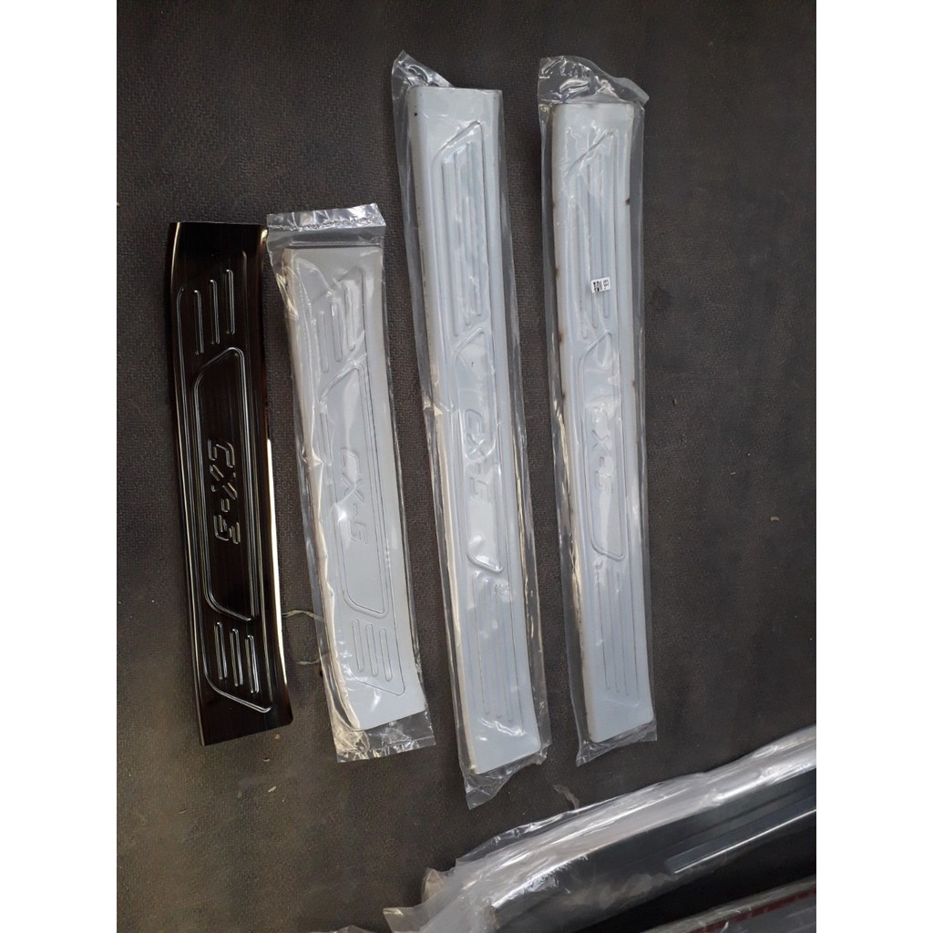 Bộ ốp bậc giẫm Trong titan Mazda Cx5 2016-2021