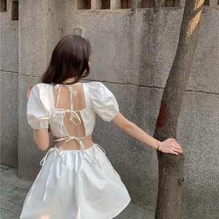 Váy tay bồng hở lưng khoét eo đan dây lưng (Tặng kèm dán ngực)