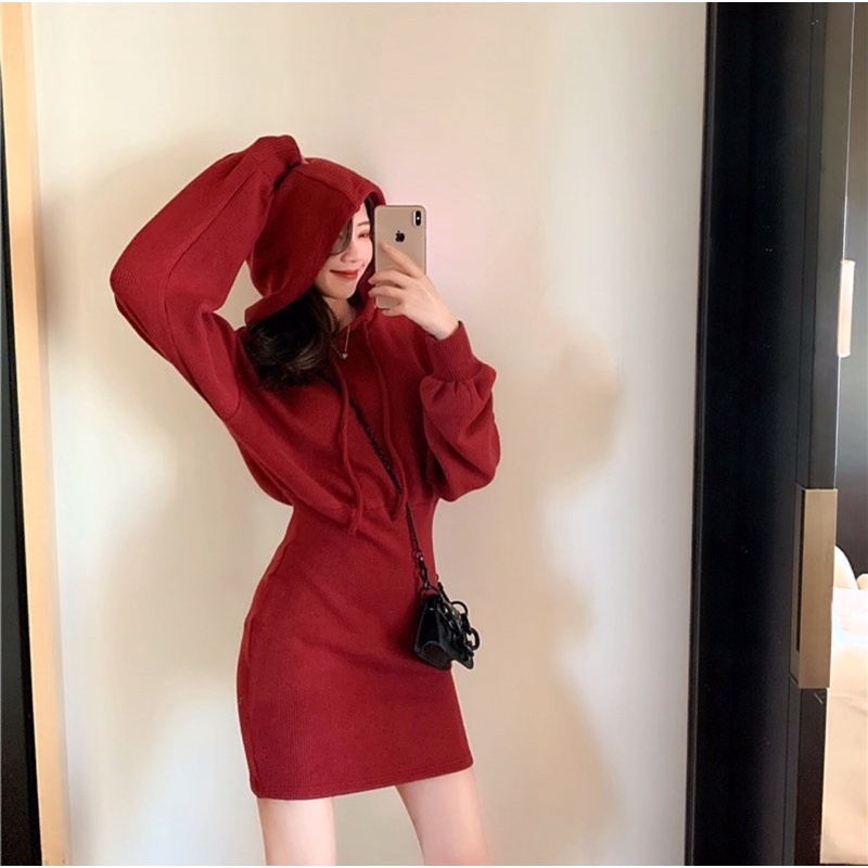 Váy hoodie có mũ len đỏ dáng ngắn dài tay