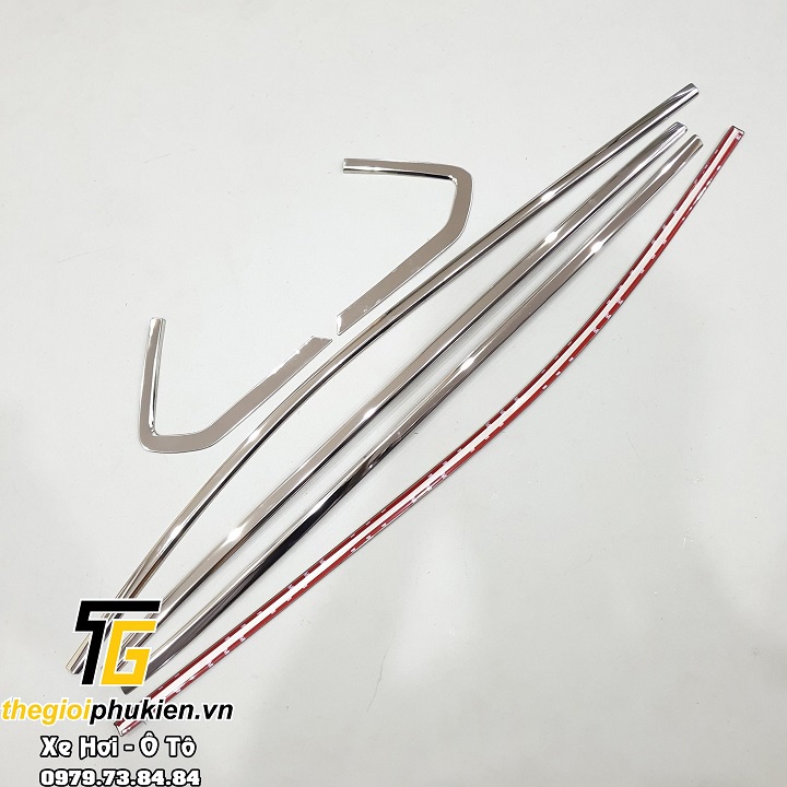Nẹp viền chân kính, cong kính xe Hyundai Grand i10 2021-2022 chất liệu Inox sáng bóng