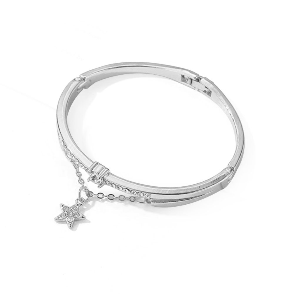 Lắc tay nữ xinh xắn hình ngôi sao may mắn