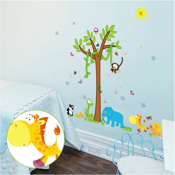 Decal trang trí tường - Cây lá mỏng cùng thú vui chơi cho bé