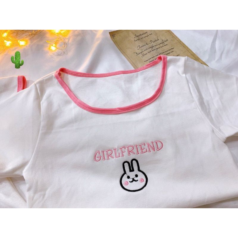 Áo croptop viền hồng thêu thỏ