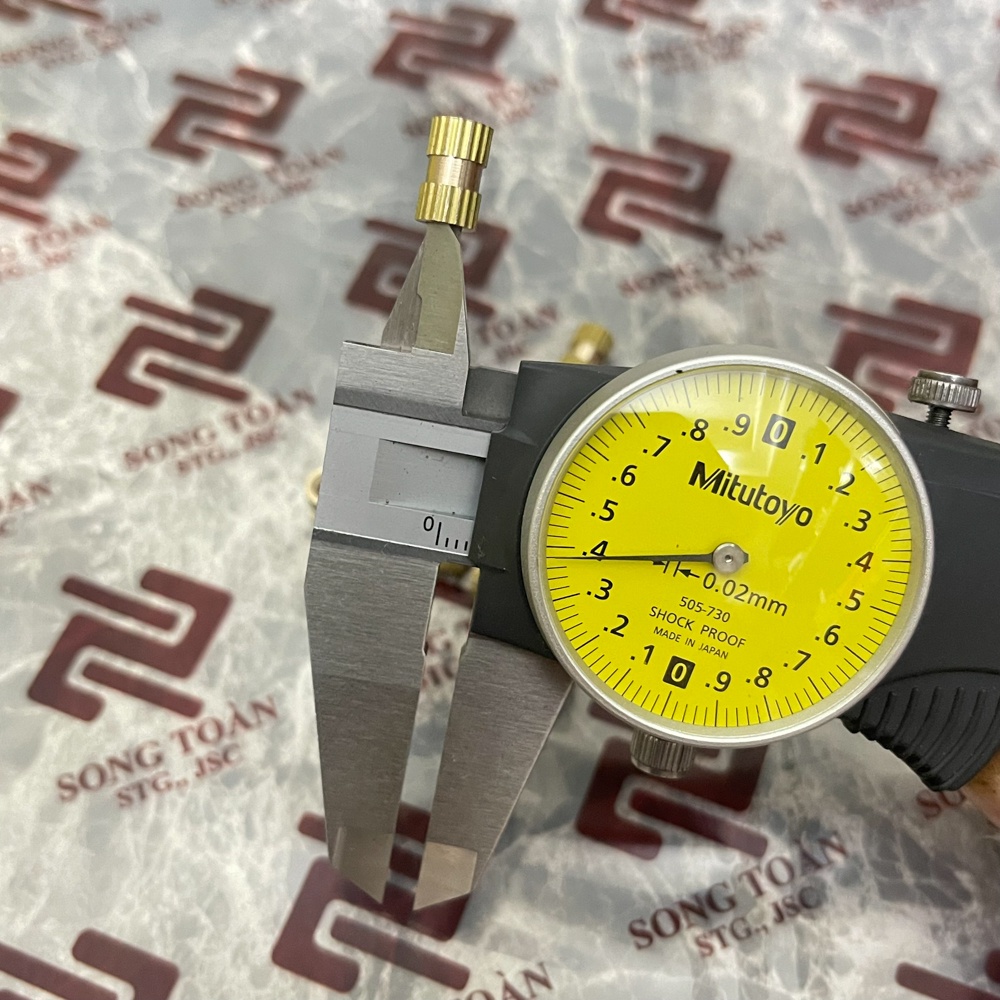 [BỊCH 10 CÁI] Ốc cấy M4 x 10mm x 6mm ren trong bằng đồng rãnh chèn nhựa hoặc gỗ bằng đồng Knurl insert nut Brass