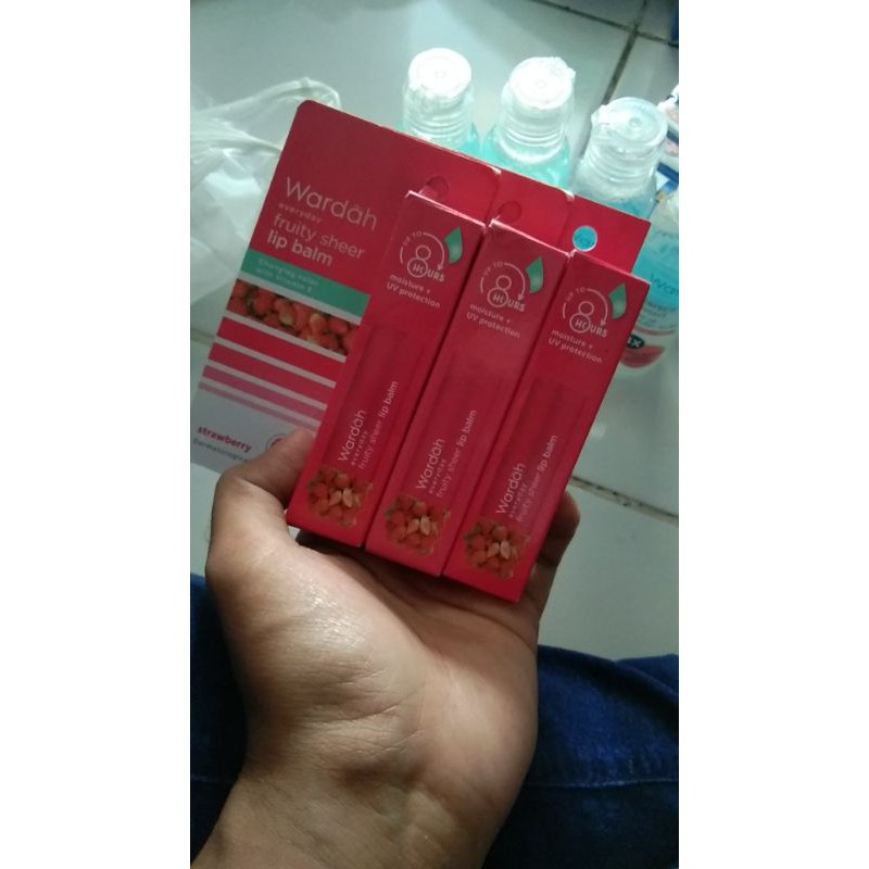 (Hàng Mới Về) Son Dưỡng Môi Wardah Hương Dâu Tây | BigBuy360 - bigbuy360.vn