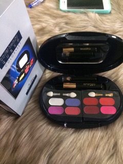 Bộ kit trang điểm Cavier Queen 