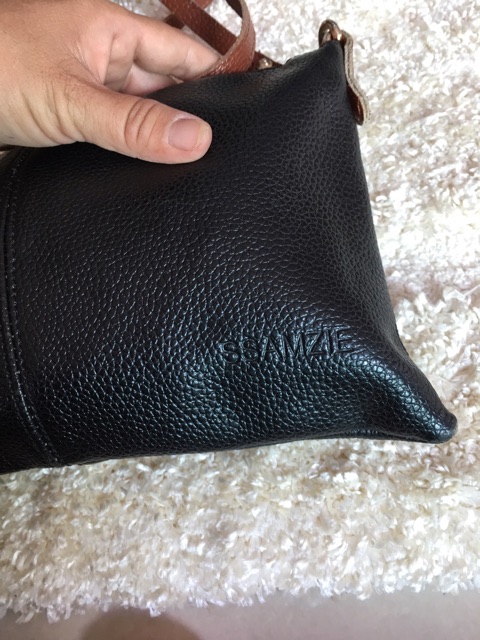 Túi đi da thật hiệu y hình đeo chéo