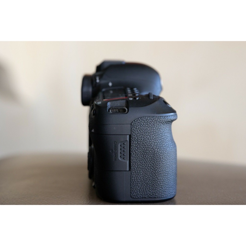 Máy ảnh Canon 6D Mark II - Cảm biến FullFrame - 26.2 Megapixel - Wifi - Mới 98%