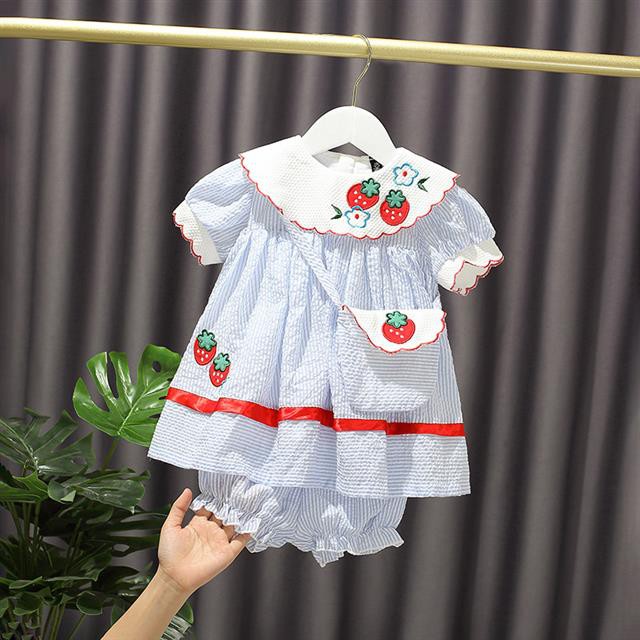 Bộ quần áo 2 mảnh gồm áo ngắn sọc dọc và quần ngắn phối ren hình dâu tây xinh xắn phong cách công chúa cho bé gái