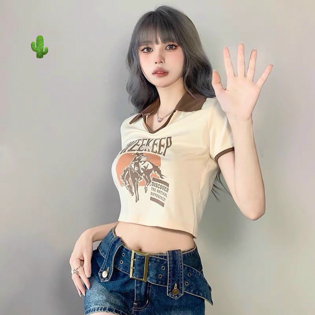 Áo thun nữ dáng croptop màu vàng be viền nâu tay ngắn cổ bẻ V khoét hot