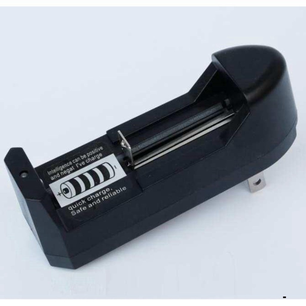 Bộ sạc pin 3.7V 4200mAh Ultrafire 18650 Tự ngắt dùng cho đèn pin, quạt sạc, V.v... giá rẻ