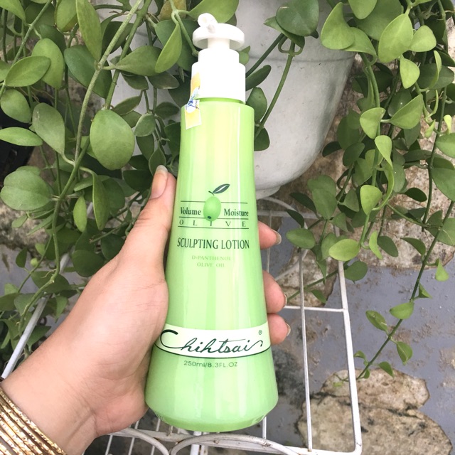 GEL TẠO KIỂU TÓC XOĂN VÀ DƯỠNG ẨM OLIVE CHIHTSAI 250ml