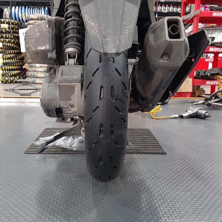 Vỏ Michelin Pilot Moto GP 80/90-14 hoặc 90/90-14