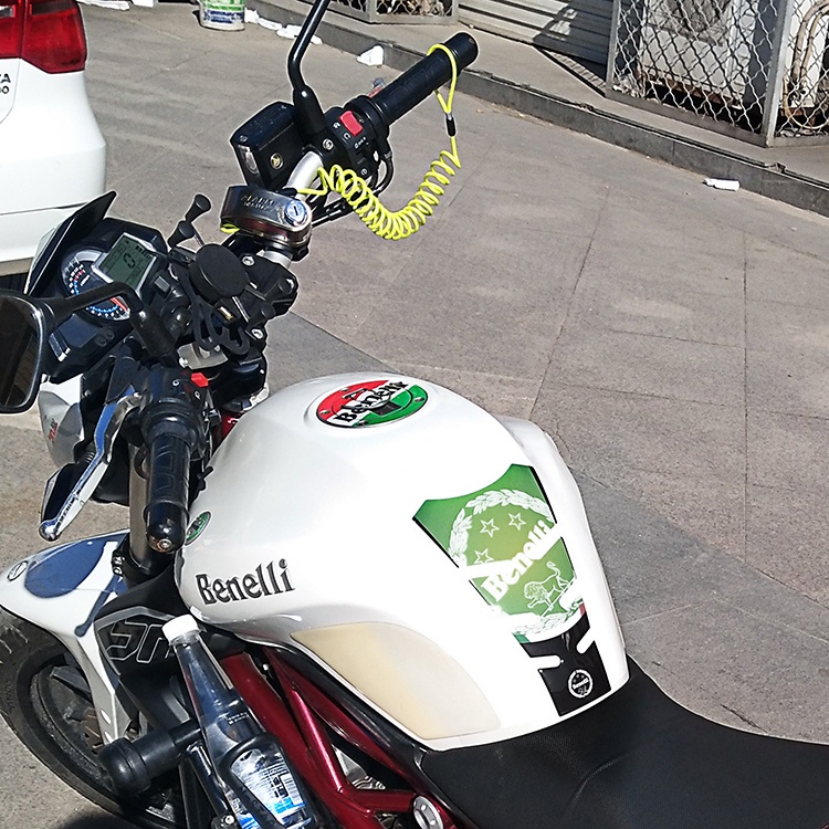 5D Sợi carbon Xe máy Nắp xăng nhiên liệu Nhãn dán Không thấm nước Nắp thùng nhiên liệu Hình dán Đối với Benelli 150 250 300 600 502C 750 BJ600GS BJ300GS