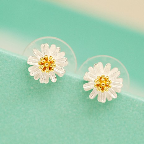 Bông tai nữ hoa cúc BT06 xinh xắn thời trang, phong cách Hàn Quốc | BigBuy360 - bigbuy360.vn