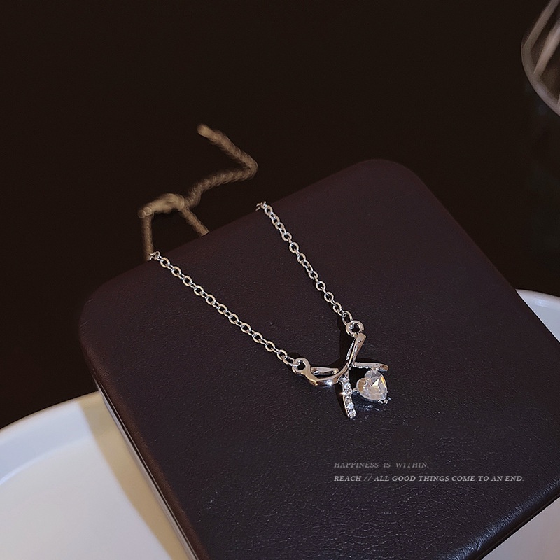 Vòng cổ Mặt Hình Bướm Đính Đá Zircon Sang Trọng Cho Nữ