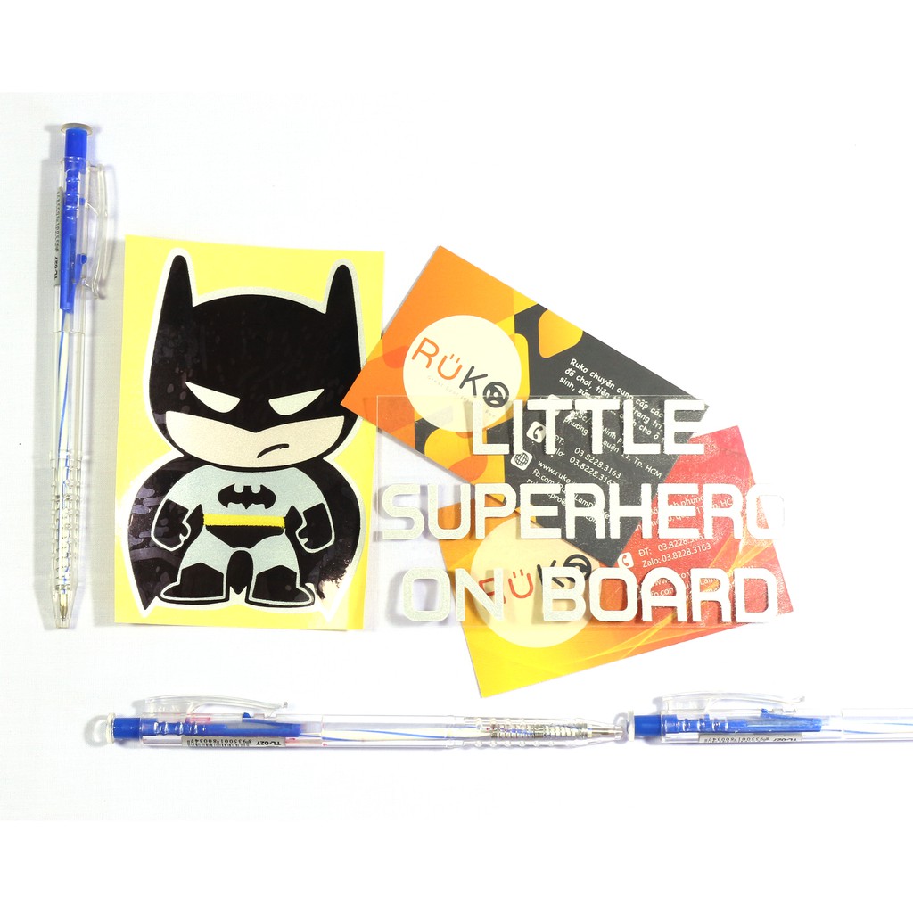 Sticker hình batman Little Superhero On Board vui nhộn