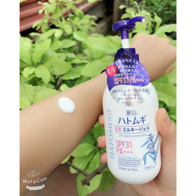 Sữa Dưỡng Thể Chống Nắng Hatomugi UV Milky GelSPF31 PA +++Nhật Bản chiết xuất hạt ý dĩ dưỡng trắng sáng da,chống lão hoá