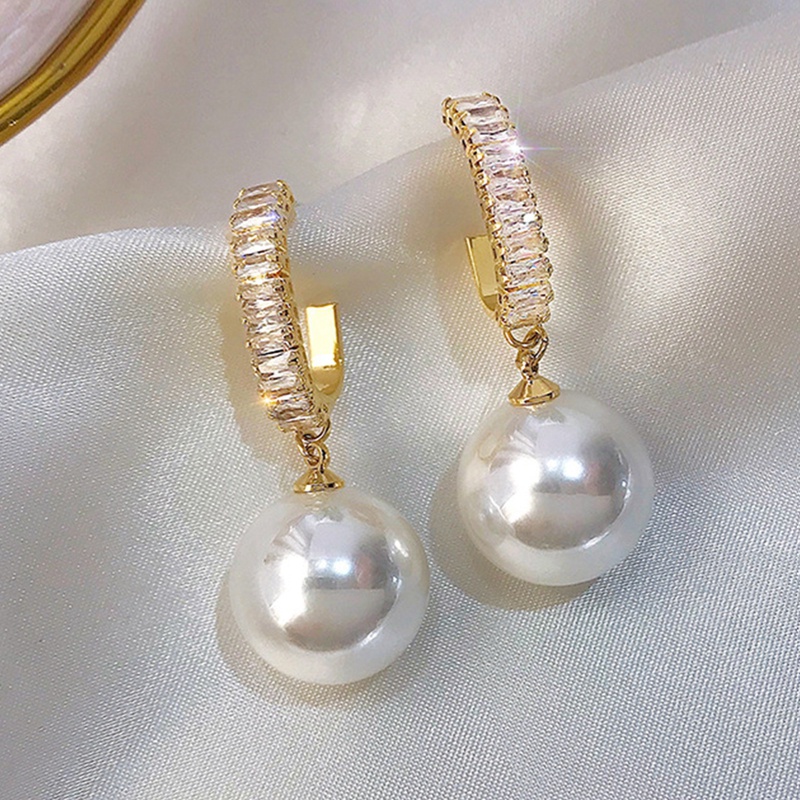 Đôi Khuyên Tai Dài Đính Ngọc Trai Thời Trang Cho Nữ