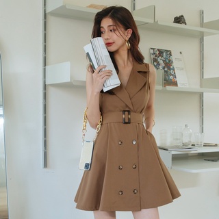 Váy ngắn cổ vest không tay đính nút nữ Air Space Lady 2121824002