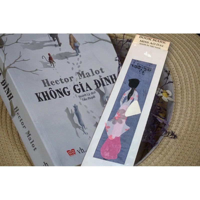 Kẹp sách hình cô gái áo dài truyền thống Việt Nam