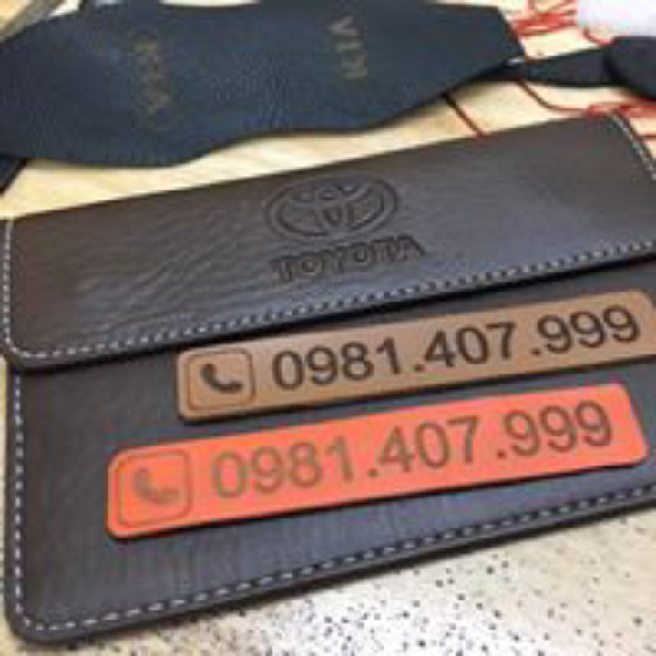 Thẻ da báo số điện thoại gắn Tapllo xe ô tô