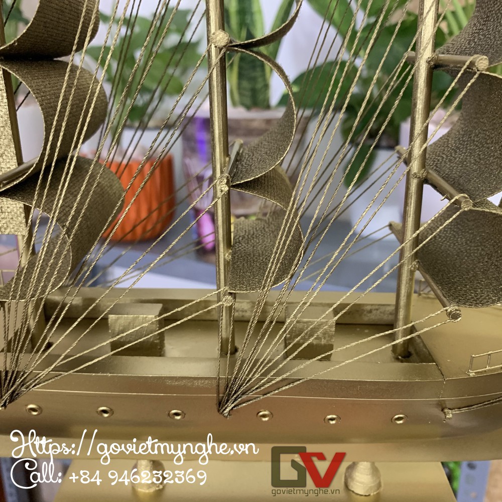 Mô Hình Tàu Thuyền Gỗ Chở Hàng Trang Trí Phong Thủy để bàn làm việc - Le Belem Dài 32cm - Vàng Ánh Kim