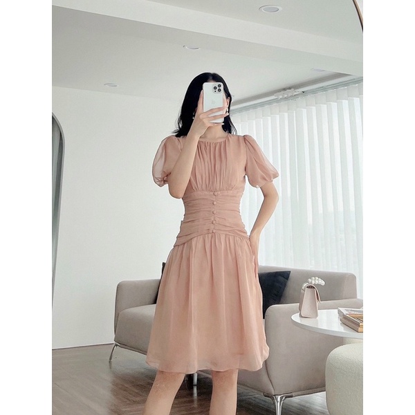 Váy tơ dúm eo tone nâu be trầm ấm