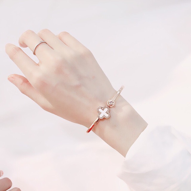 Vòng Tay Nữ Hình Chữ Thập Đính Đá Kiểu Đơn Giản Style Hàn Quốc | BigBuy360 - bigbuy360.vn