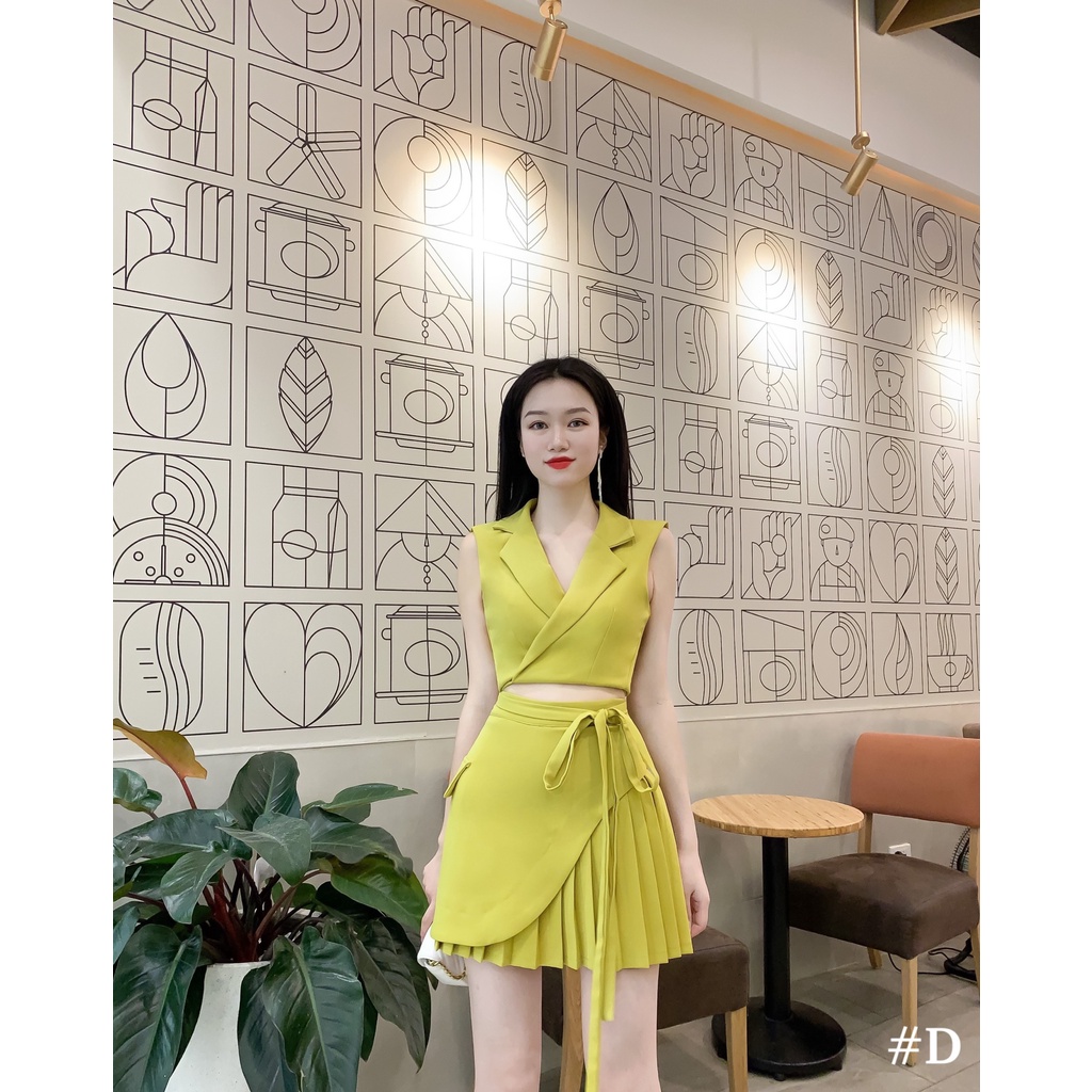 Sét vest sát nách croptop buộc dây kết hợp chân váy xếp ly có lót quần