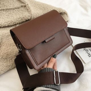 Túi đeo chéo nữ thời trang