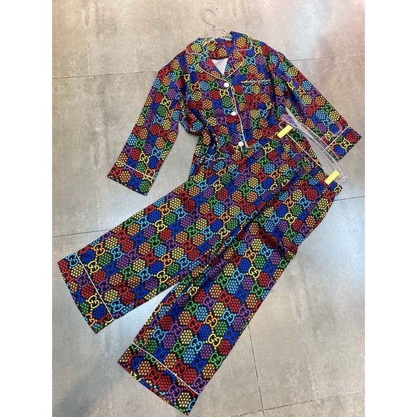 Bộ đồ ngủ pyjama mẫu mới Gucci GC 2022 cao cấp hoạ tiết chữ G ngôi sao đầy màu sắc