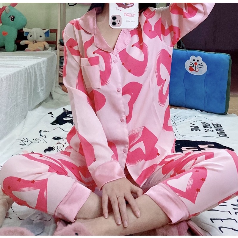 Bộ mặc nhà pijama áo dài tay quần dài  Chất lụa loại 1, hoạ tiết tim màu sắc tươi sáng