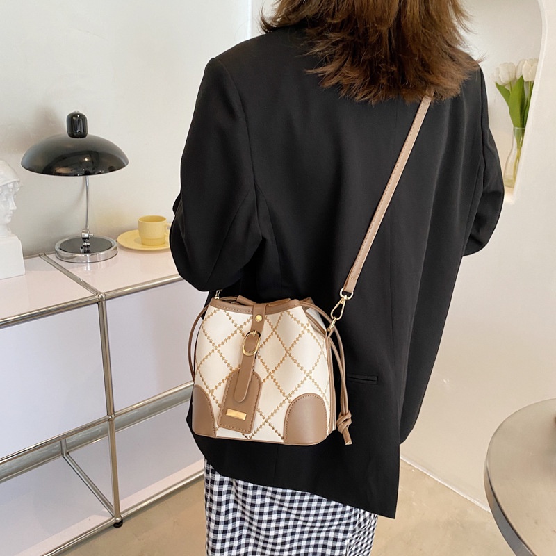 Túi đeo chéo vai IELGY họa tiết hình thoi phong cách phương tây dành cho nữ