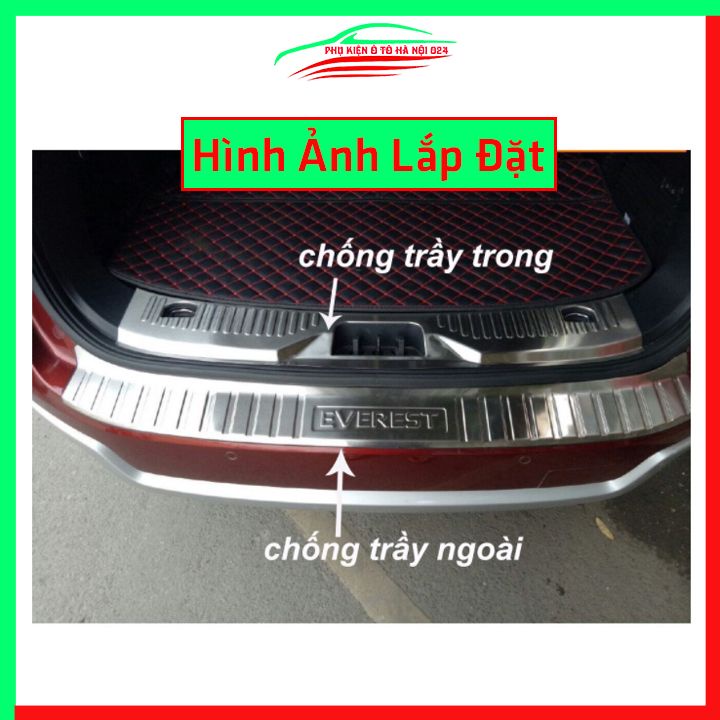 Ốp chống trầy cốp Ford Everest 2017 - 2019 inox sáng bóng