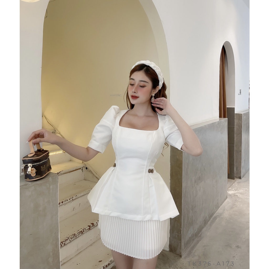 [BBSTORE'S] Áo Cổ Vuông Tay Dài  -TKK375