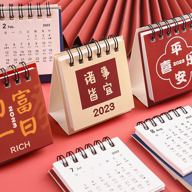 Lịch để bàn 2023 nhỏ nhắn trang trí cầm tay với các câu văn truyền cảm hứng sinh viên sáng tạo