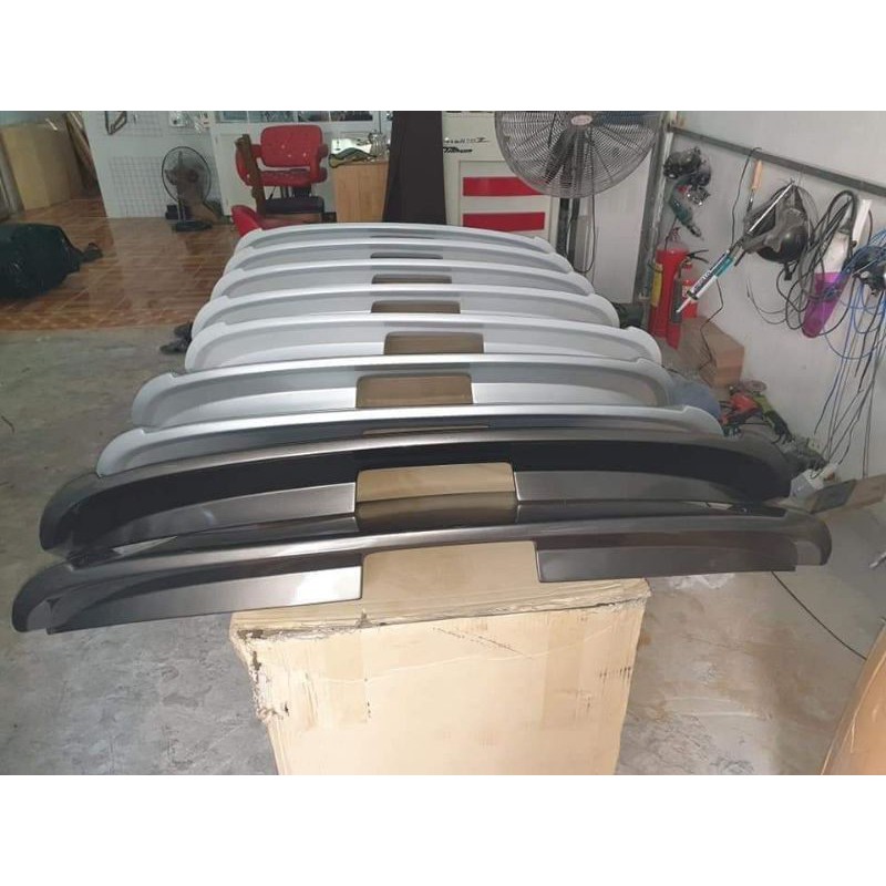 Đuôi lướt gió  Suzuki XL7, Suzuki Ertiga