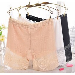 Quần Mặc Trong Váy Ren HOA BĂNG Dmastore