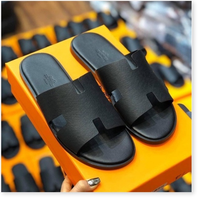| ᴛʜᴇ ꜱʜᴏᴇꜱ ᴋɪɴɢ | 👑 Dép da nam quai ngang đế mỏng chữ Hát hàng new hot trend mẫu bán chạy nhất