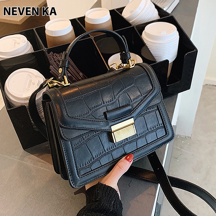 Túi Đeo Chéo Nắp Vát Da Vân Rắn Phong Cách Trẻ Trung NEVENKA N0020